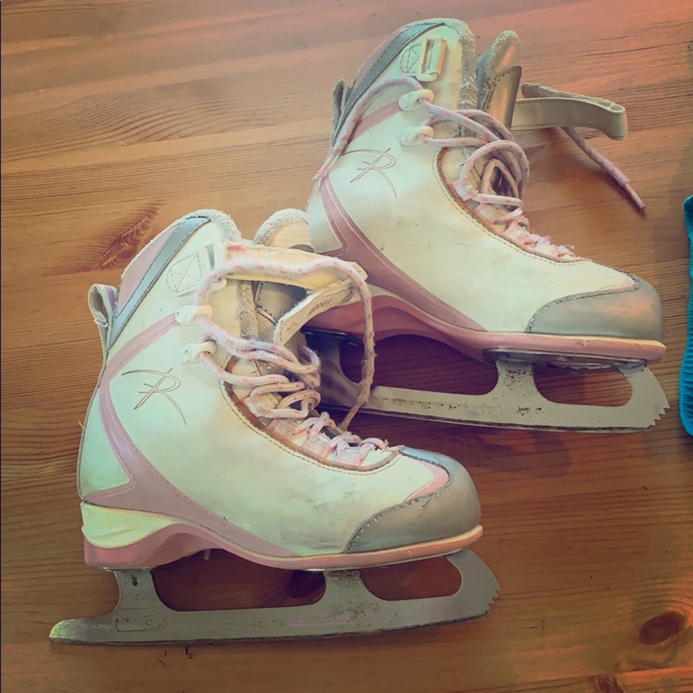 Child’s Ice Skates Size 1
